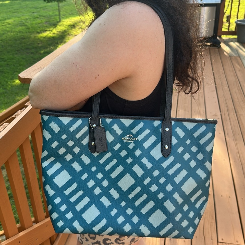 Coach CITY ZIP TOTE WITH WILD PLAID PRINT F22248 - Picture 7 of 13